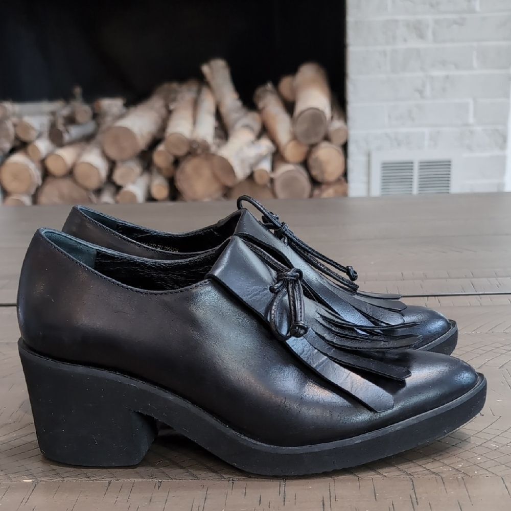 Equitare Black Leather Kiltie Fringe Heeled Oxfords Sz 37